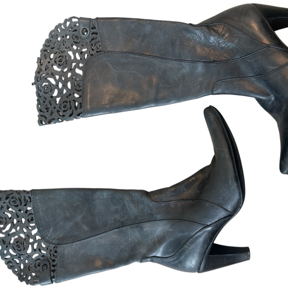 Spiral size 7.5 ultra lux distressed grey cutout leather boots EXC condition - Picture 2 of 16